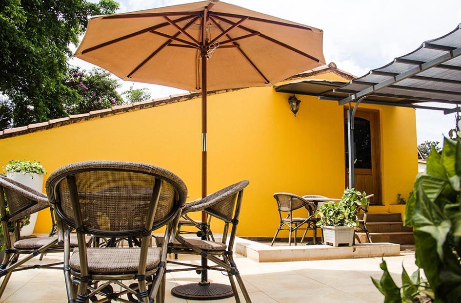 Hotel Bougainviller Kampala Kültér fotó