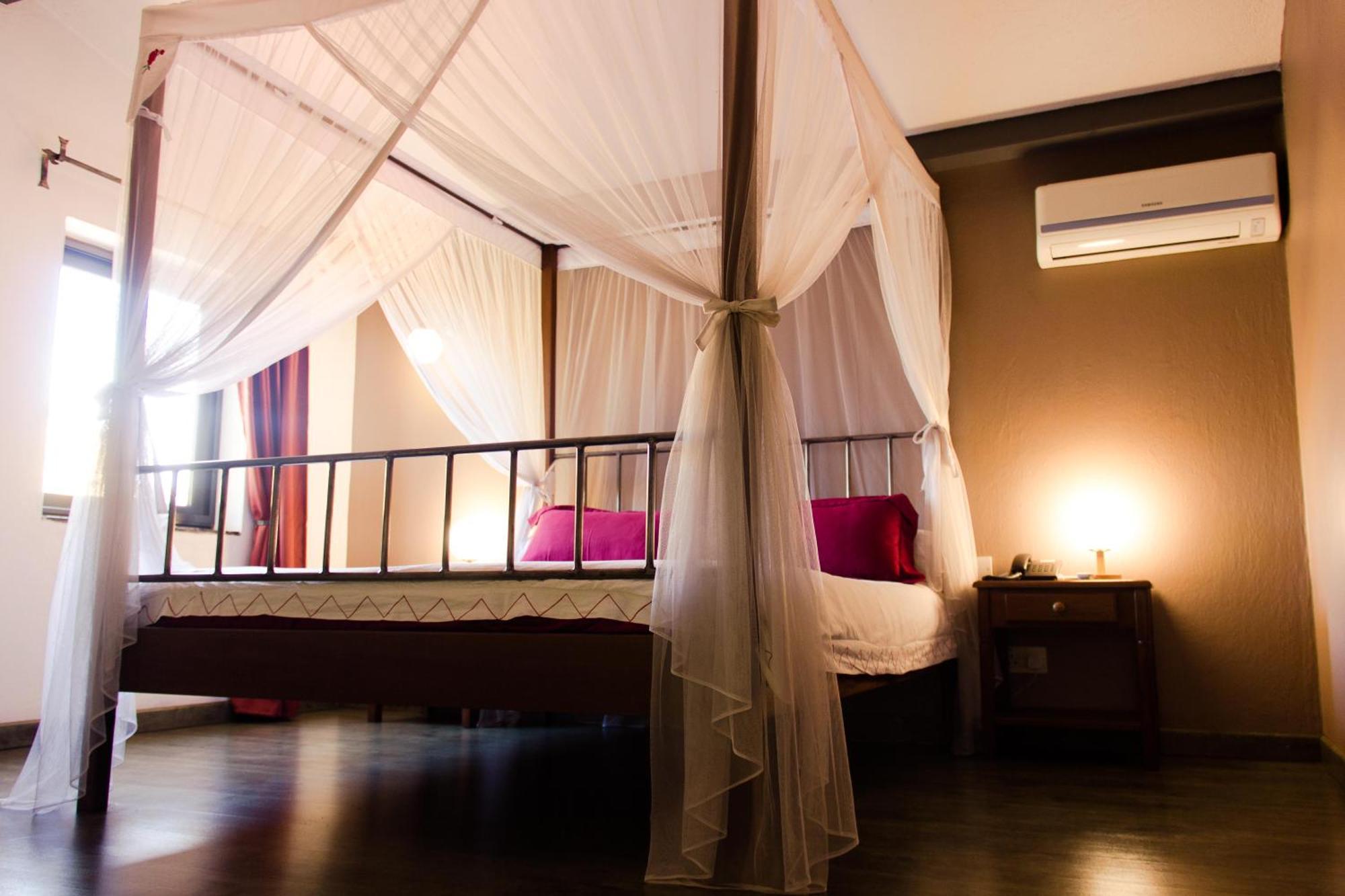 Hotel Bougainviller Kampala Kültér fotó